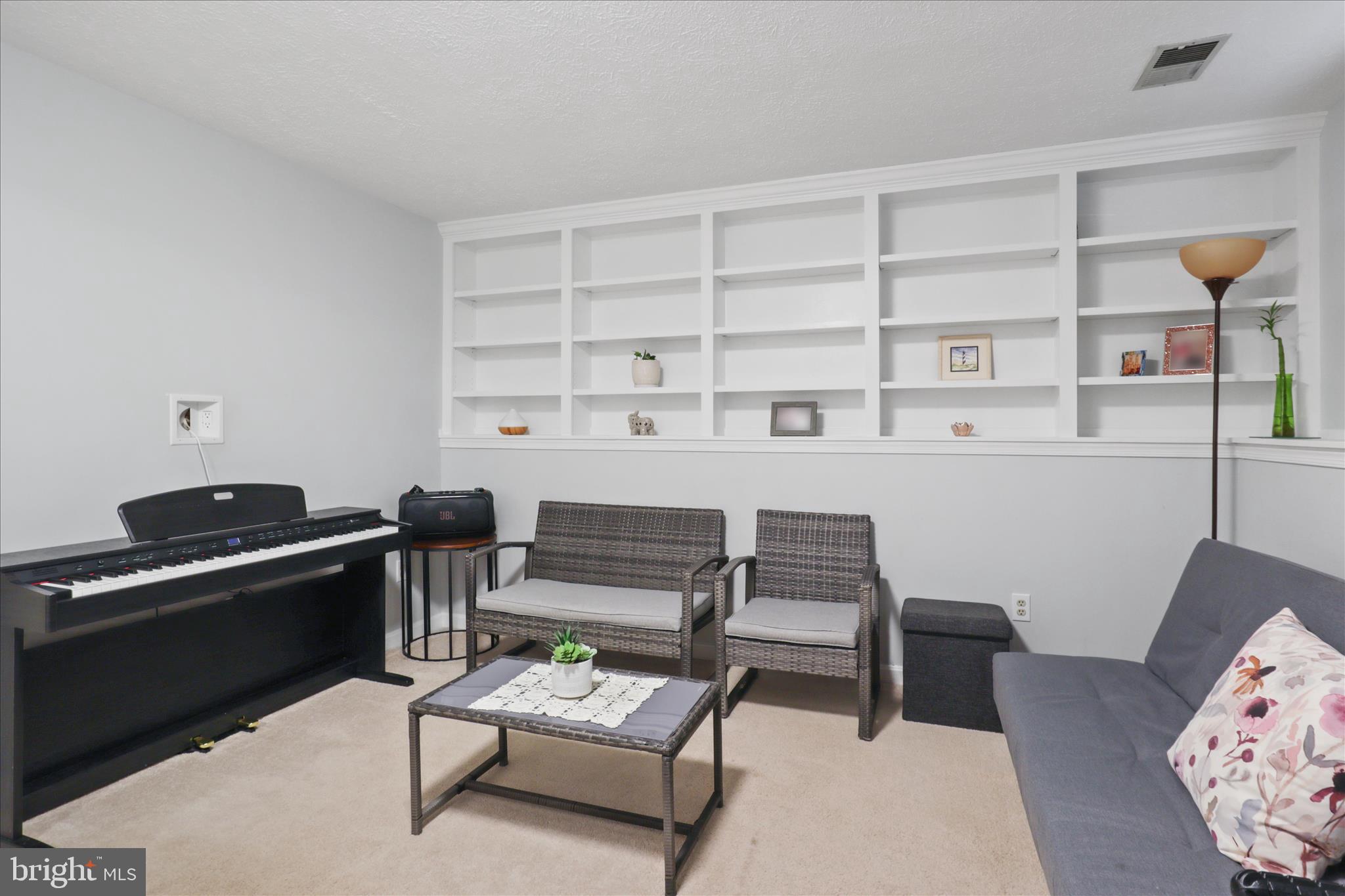 SPRING GROVE FARM - Residential