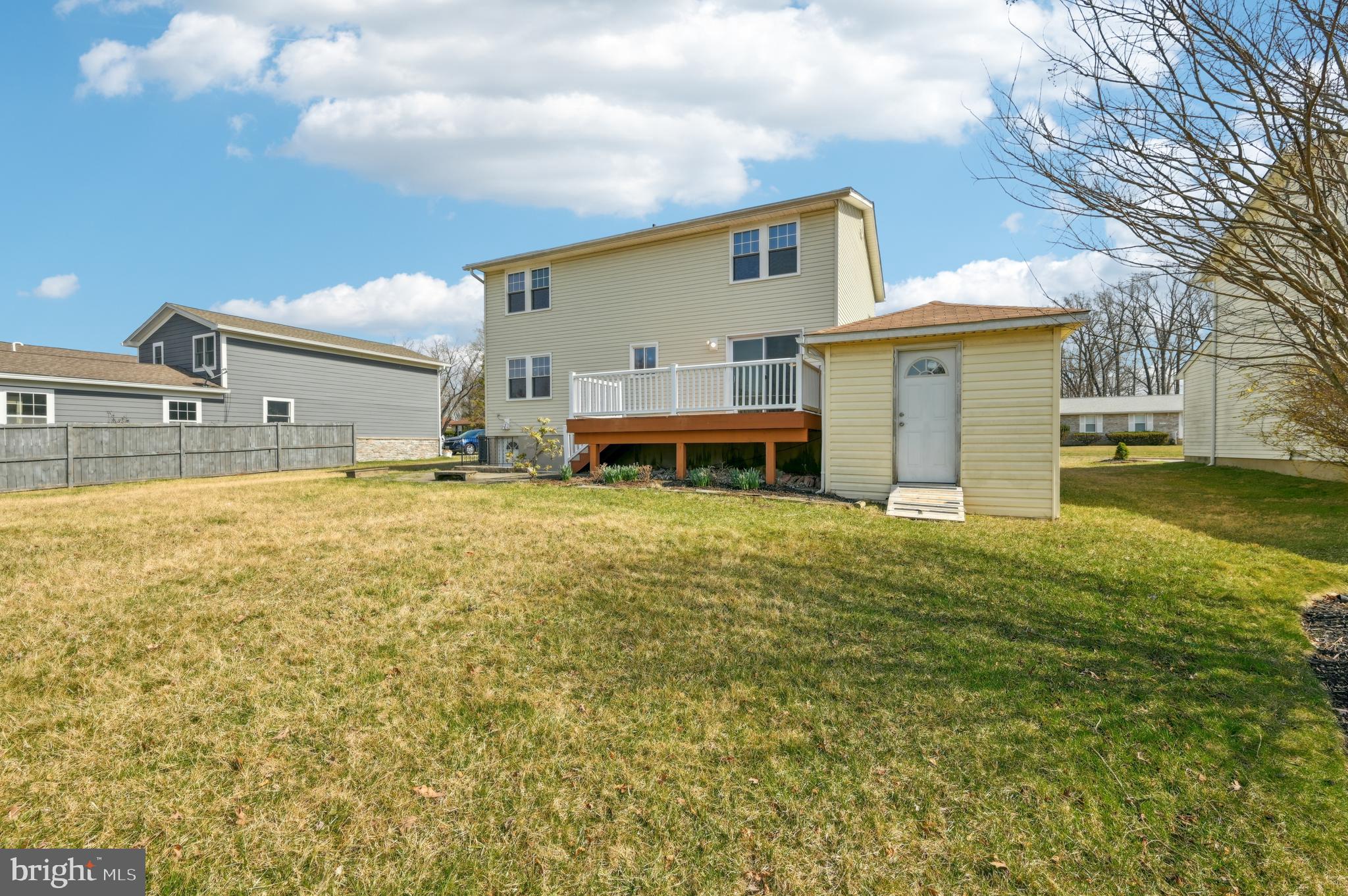 WOODBRIDGE VALLEY - Residential