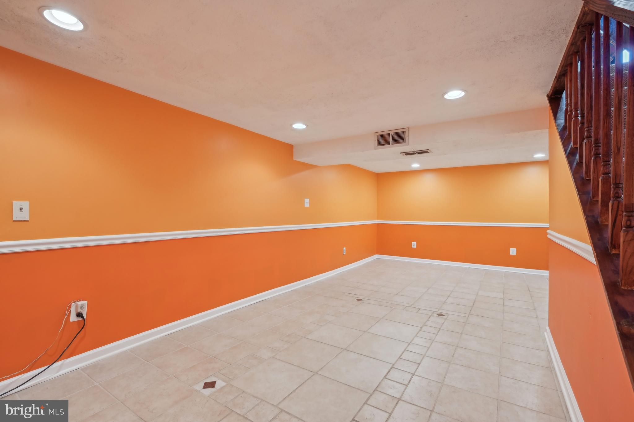 WOODBRIDGE VALLEY - Residential