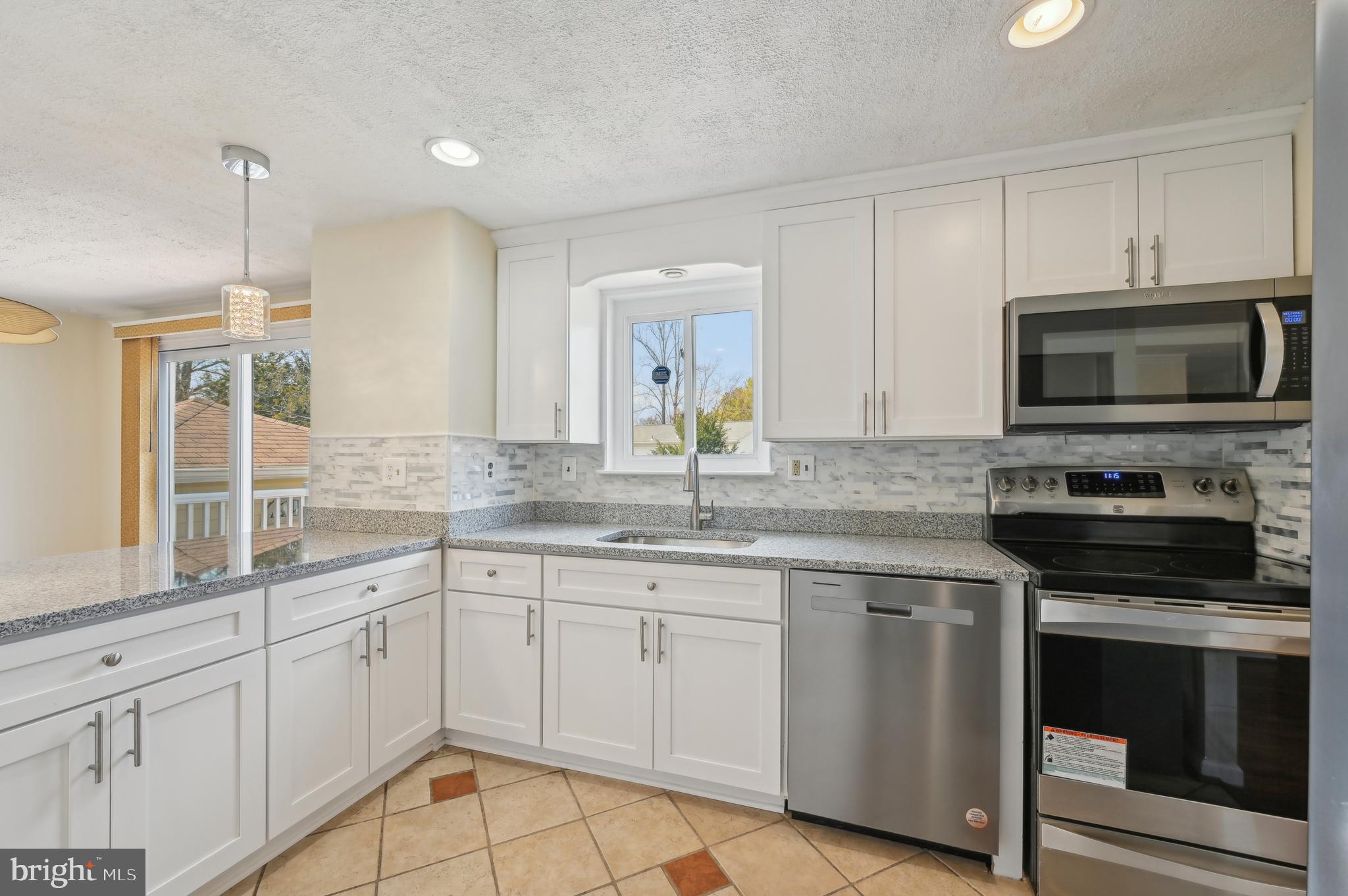 WOODBRIDGE VALLEY - Residential