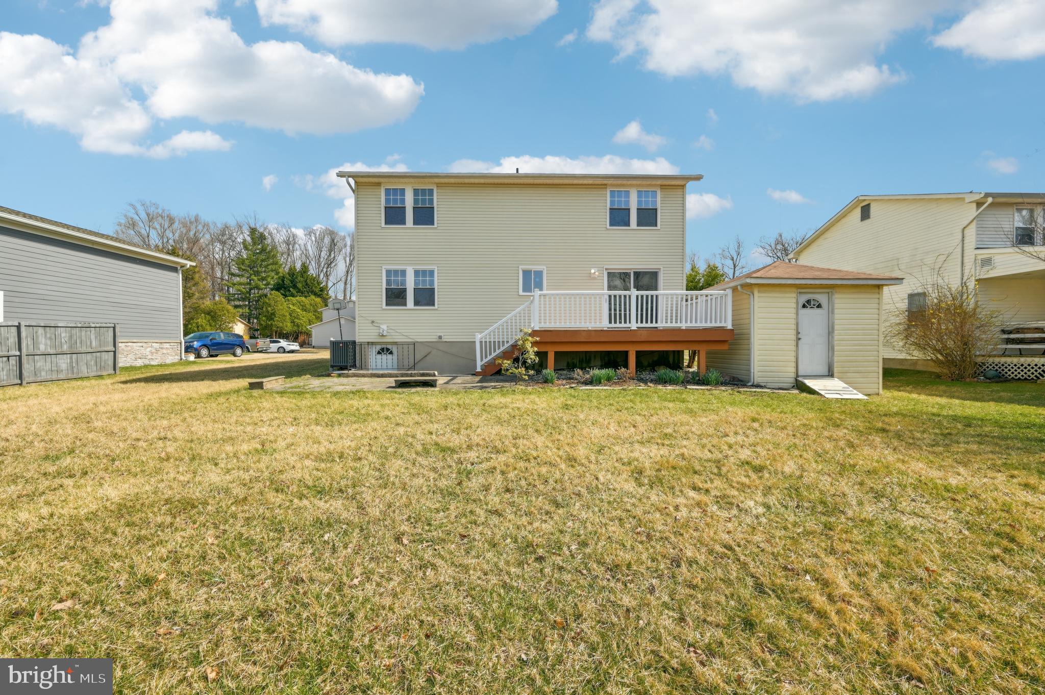 WOODBRIDGE VALLEY - Residential