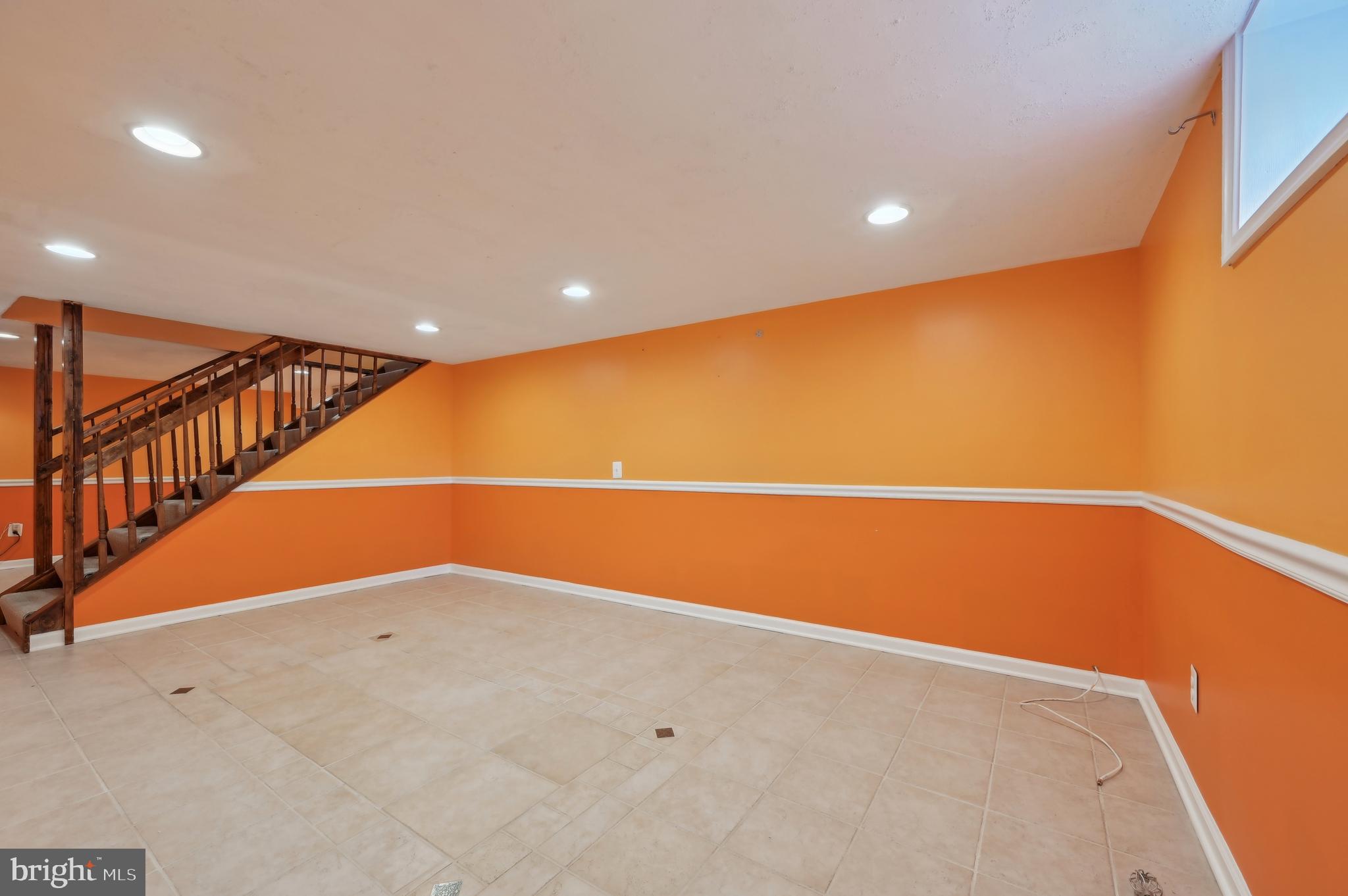 WOODBRIDGE VALLEY - Residential