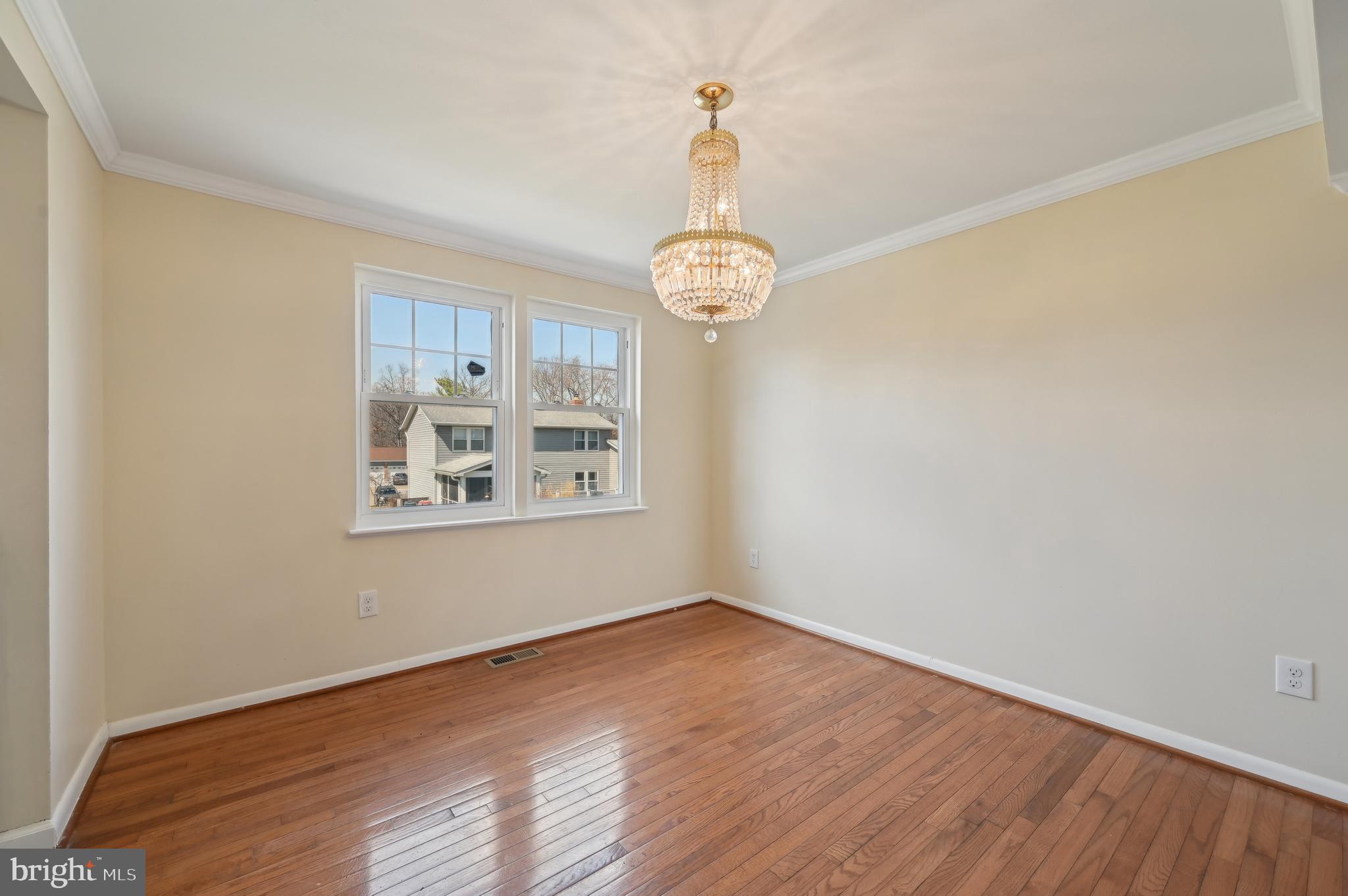 WOODBRIDGE VALLEY - Residential