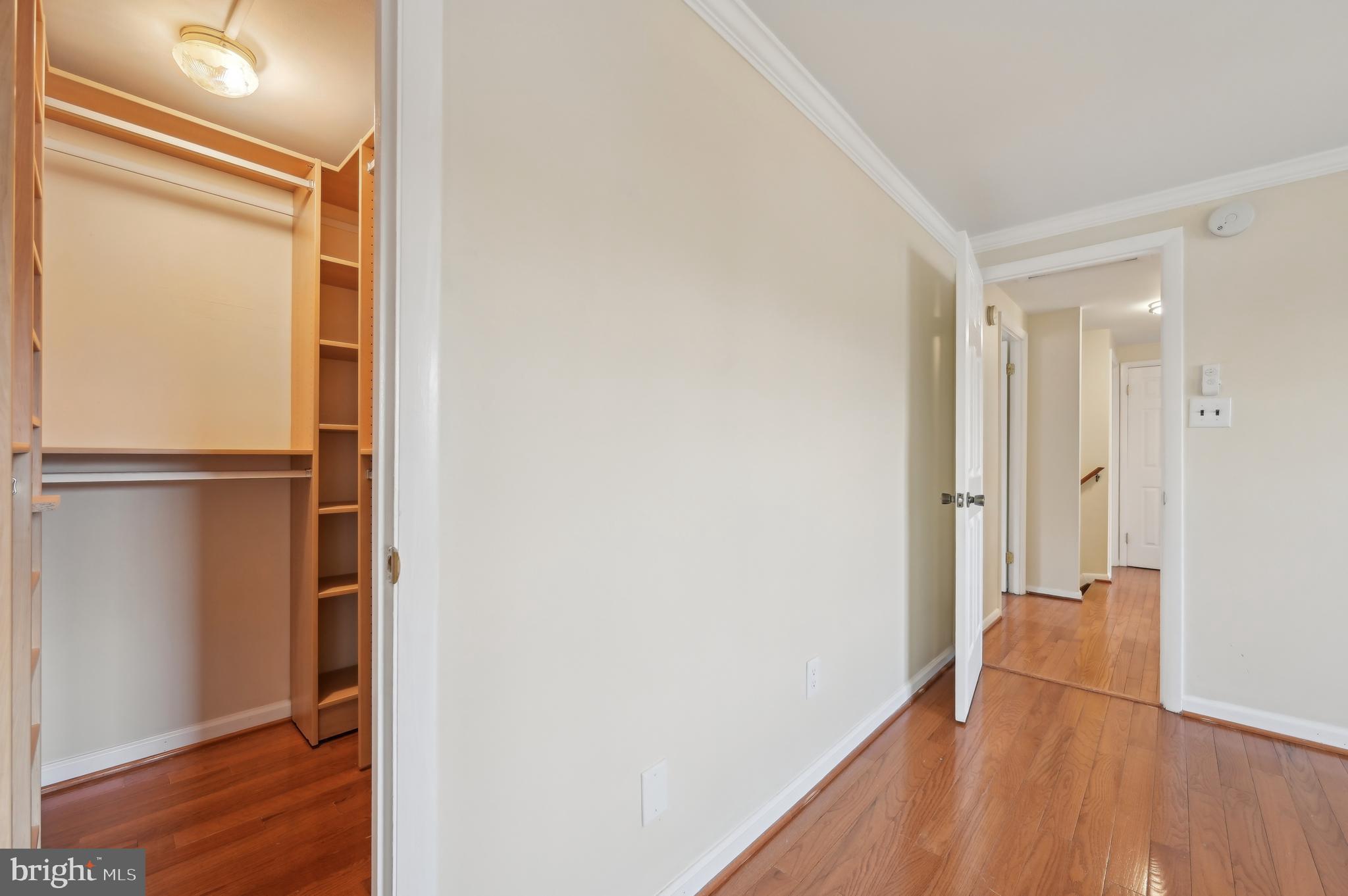 WOODBRIDGE VALLEY - Residential