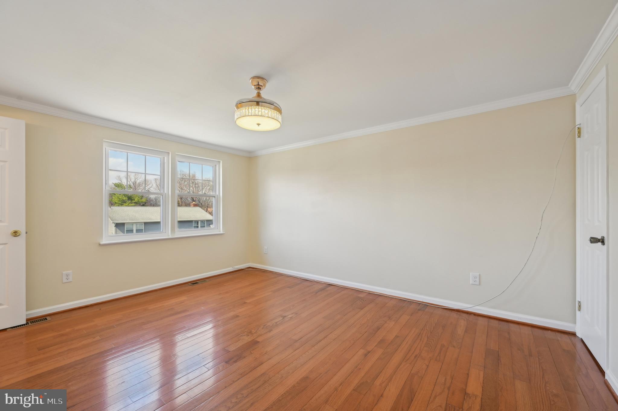 WOODBRIDGE VALLEY - Residential