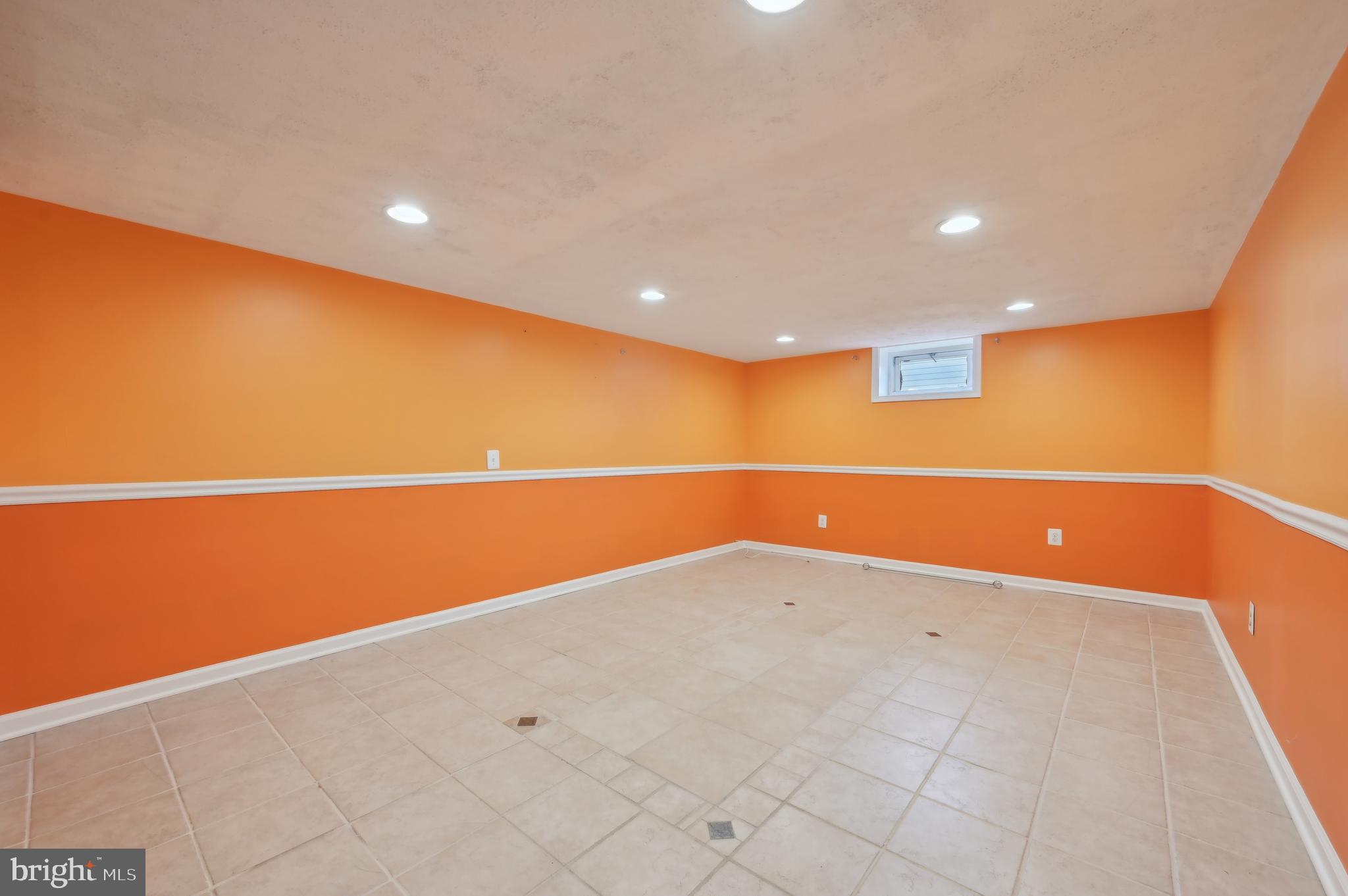 WOODBRIDGE VALLEY - Residential