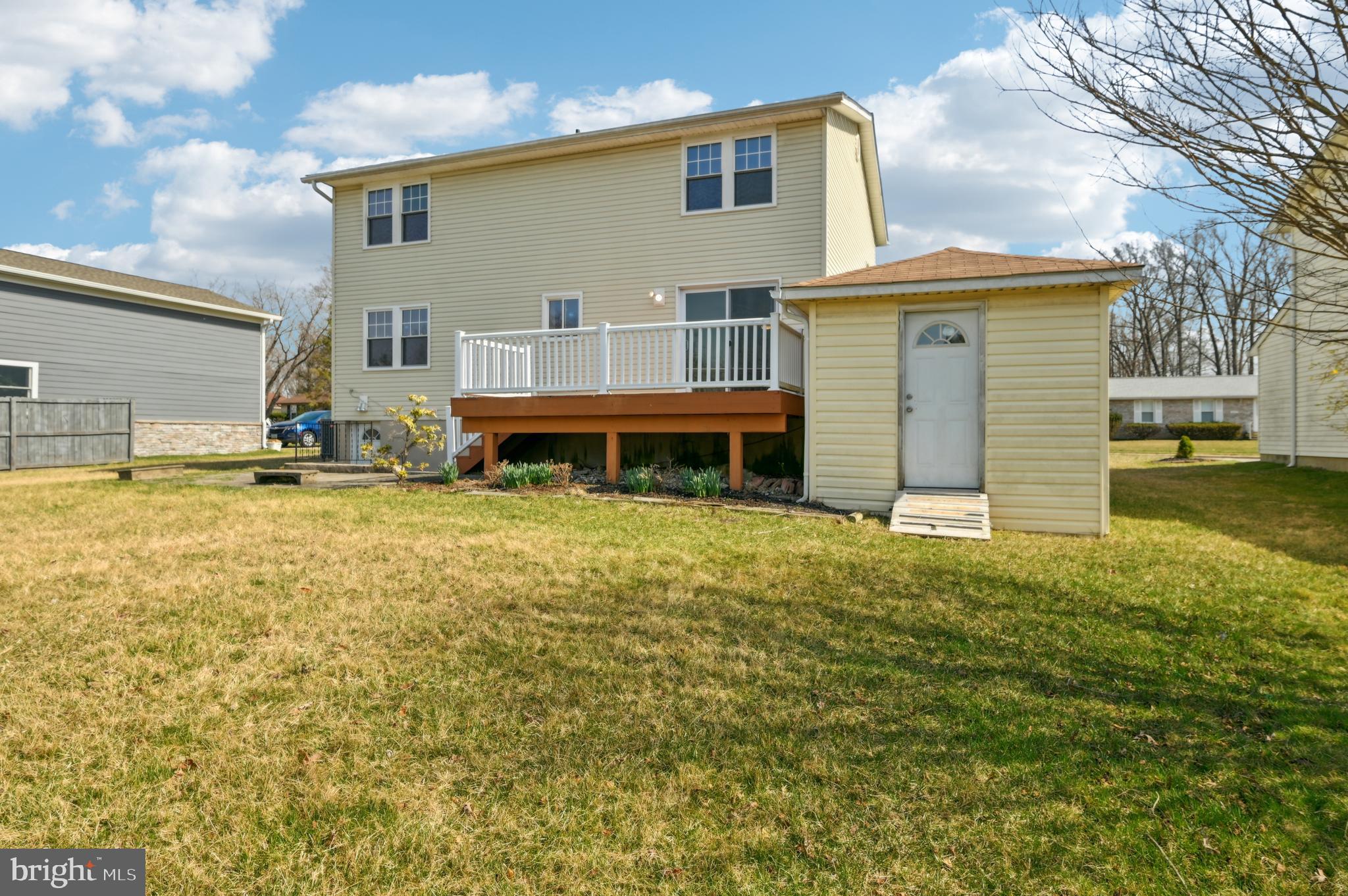 WOODBRIDGE VALLEY - Residential