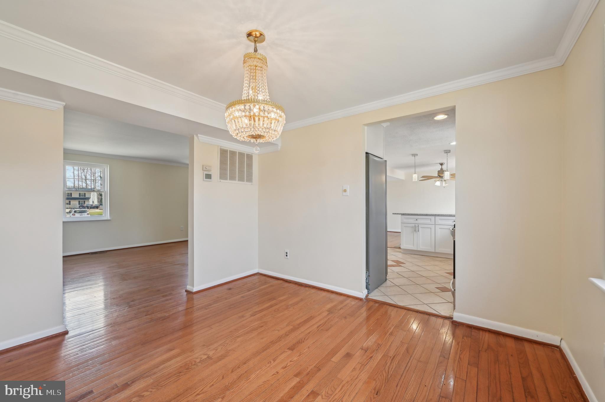 WOODBRIDGE VALLEY - Residential