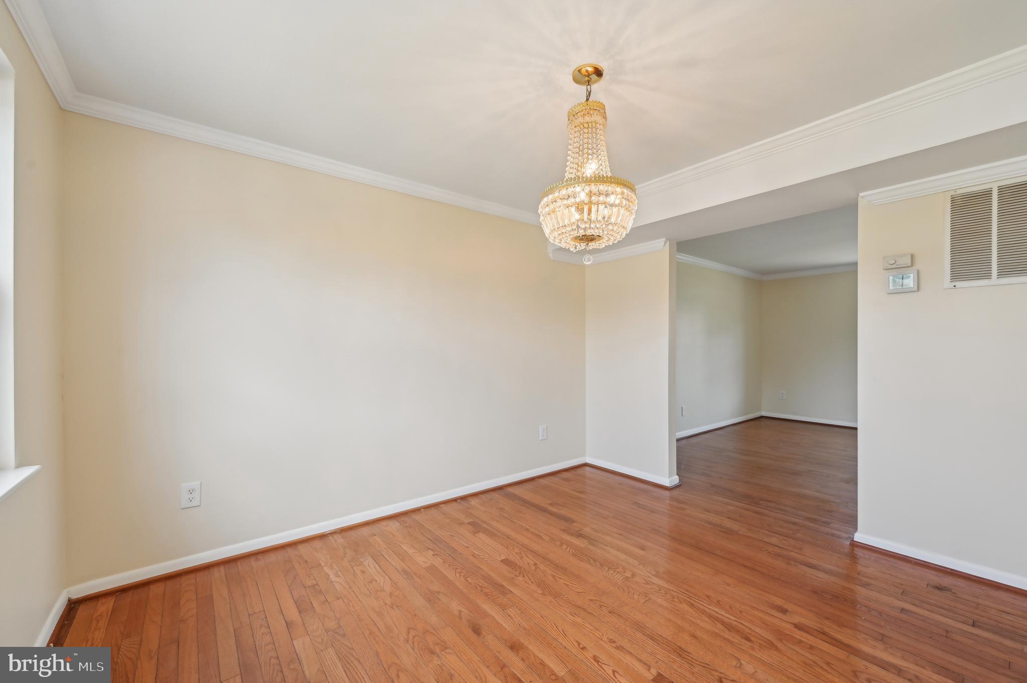 WOODBRIDGE VALLEY - Residential