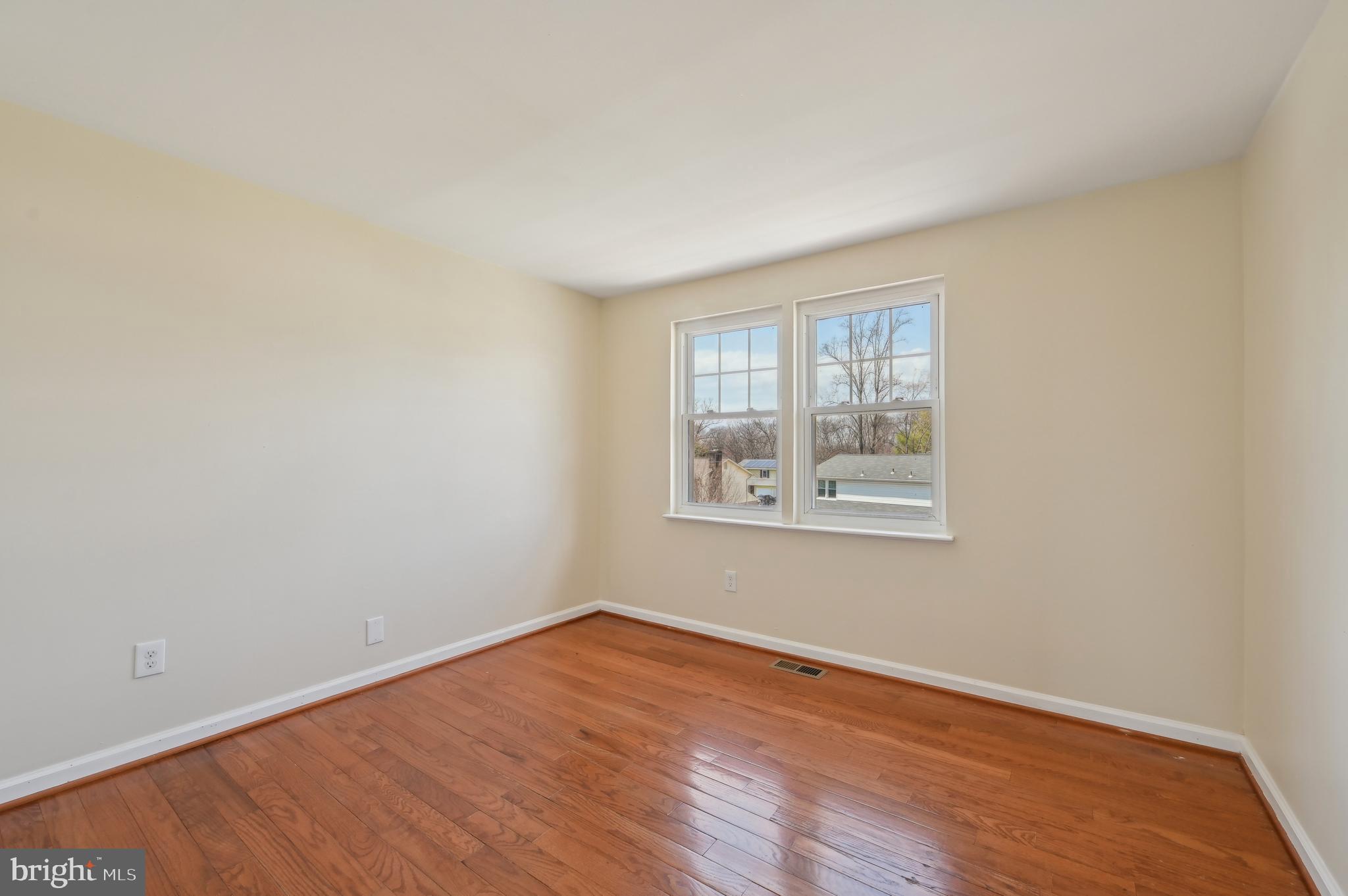 WOODBRIDGE VALLEY - Residential