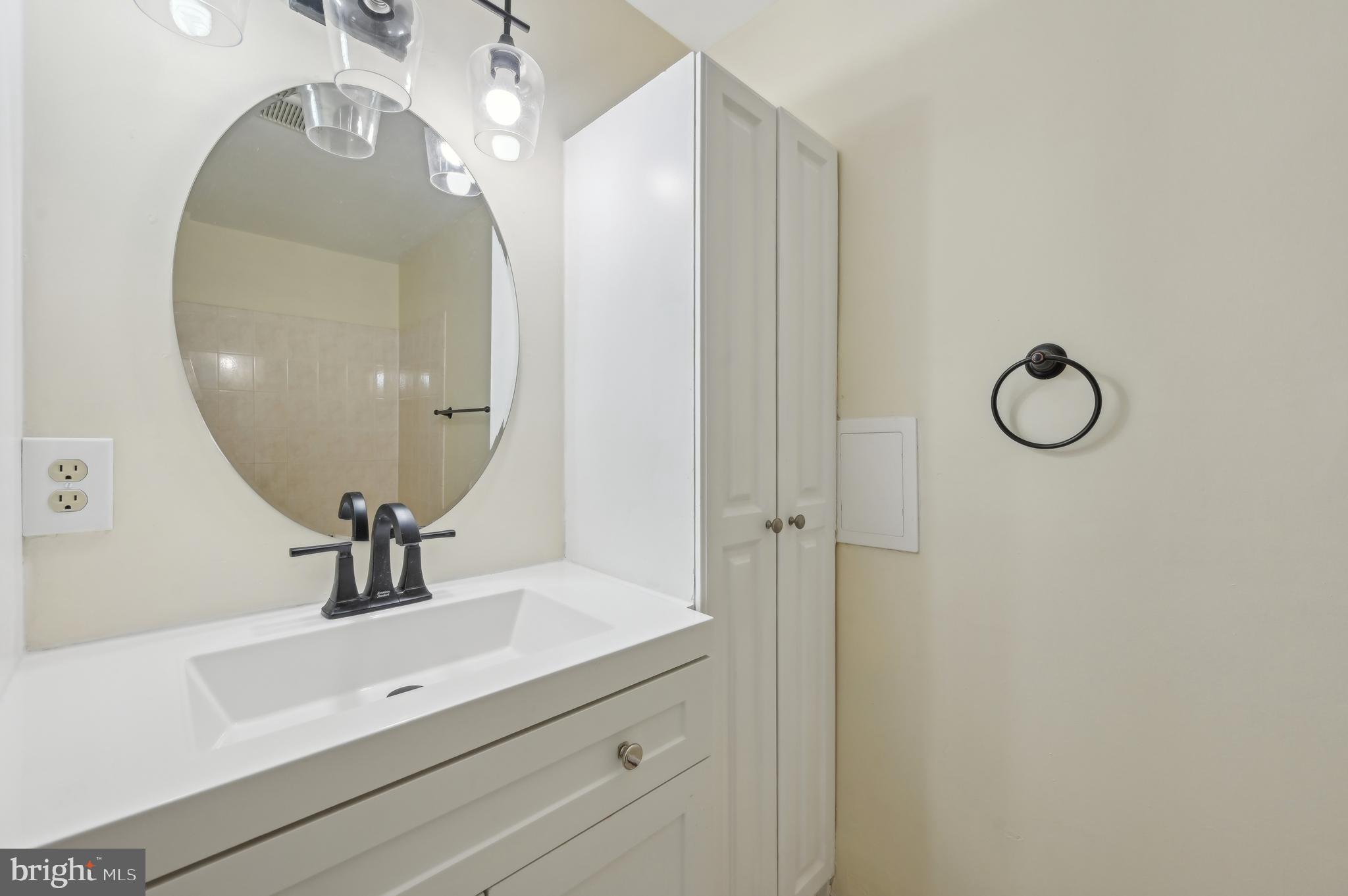 WOODBRIDGE VALLEY - Residential