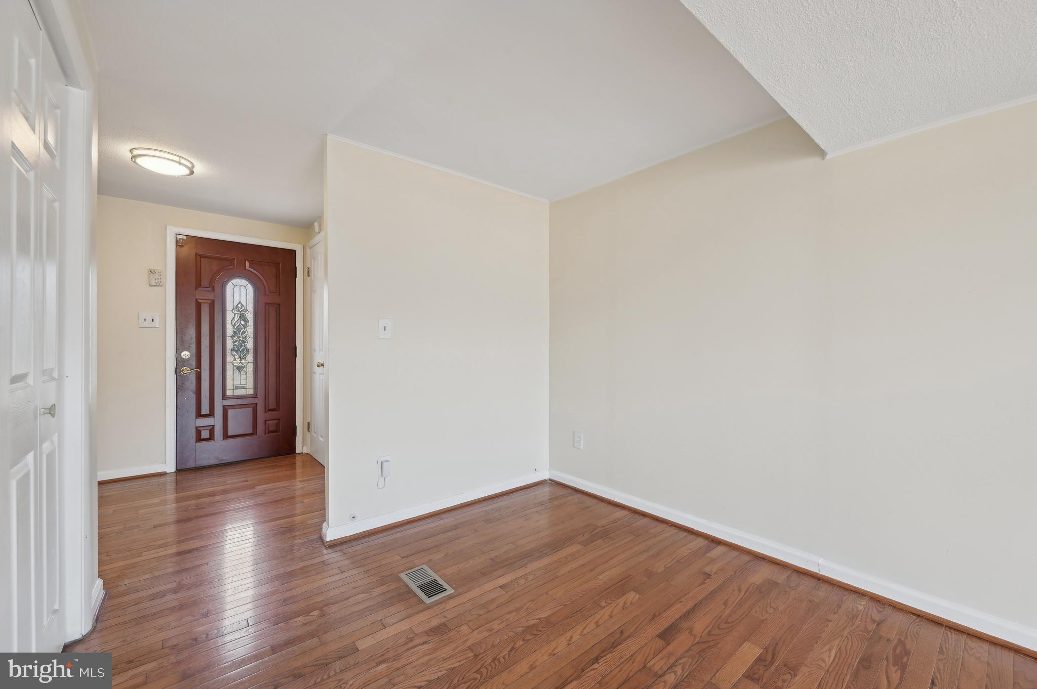 WOODBRIDGE VALLEY - Residential