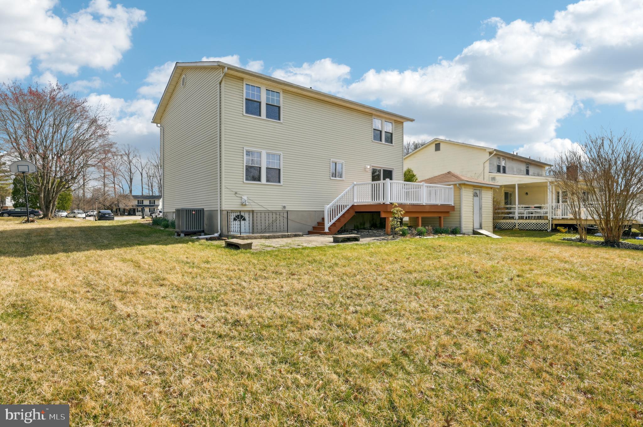 WOODBRIDGE VALLEY - Residential