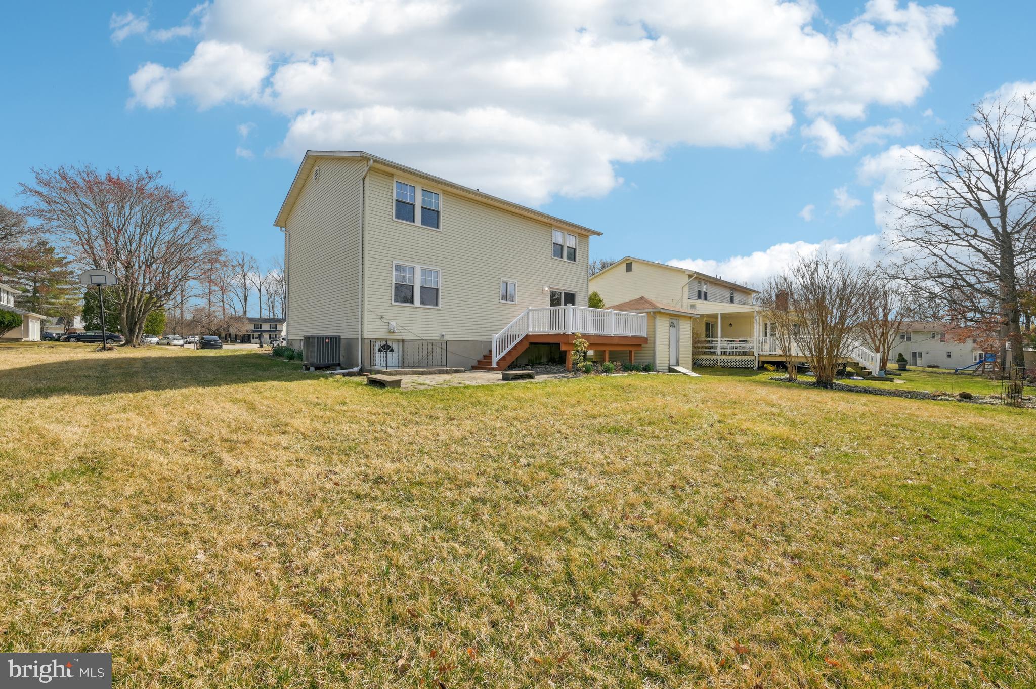 WOODBRIDGE VALLEY - Residential