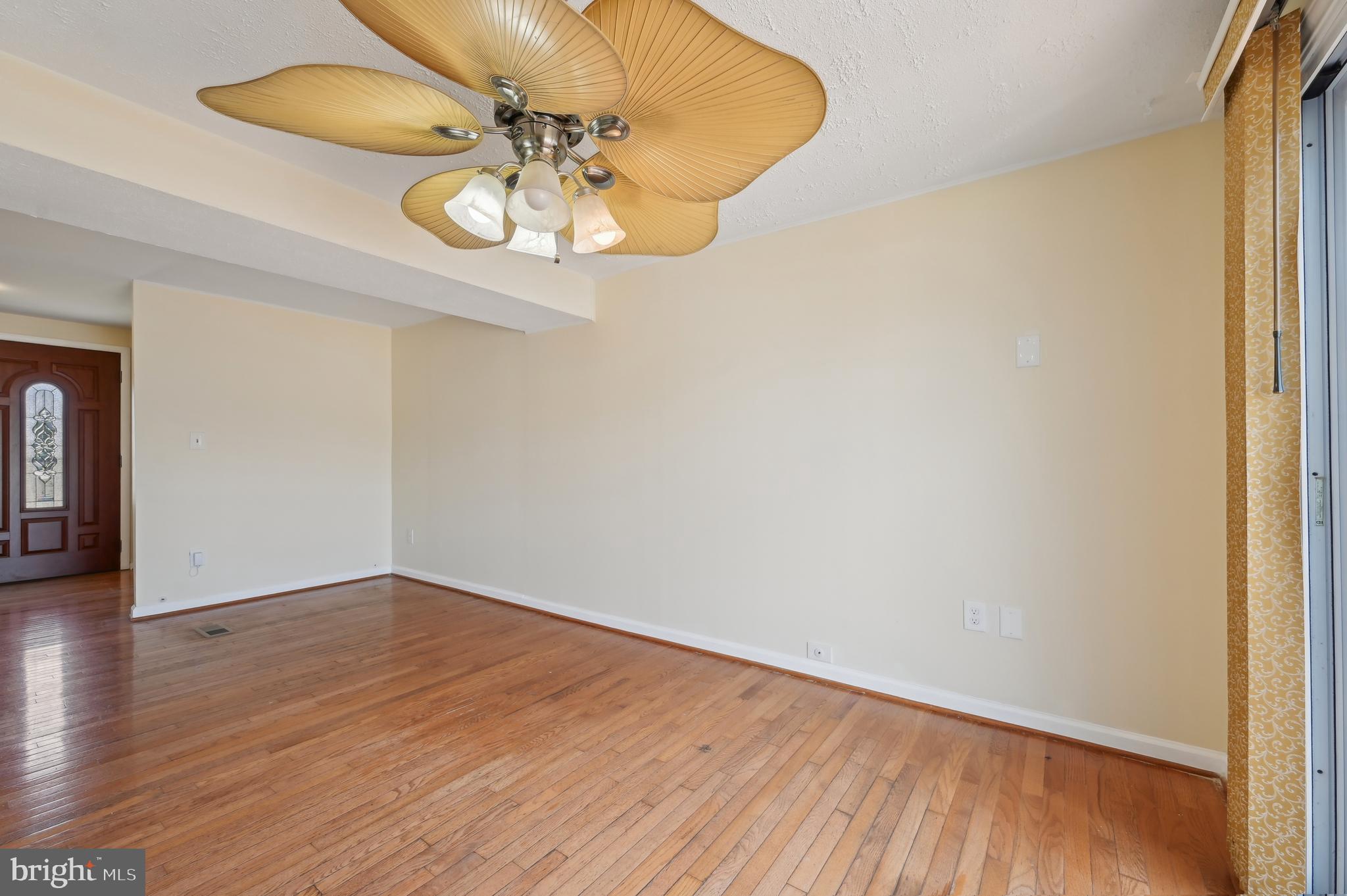 WOODBRIDGE VALLEY - Residential