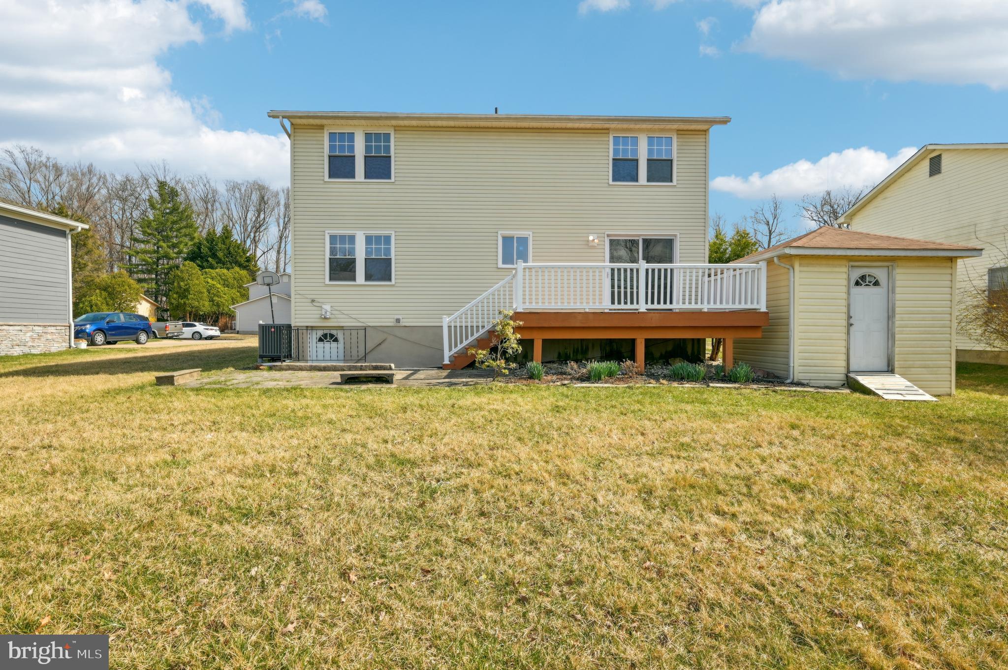 WOODBRIDGE VALLEY - Residential