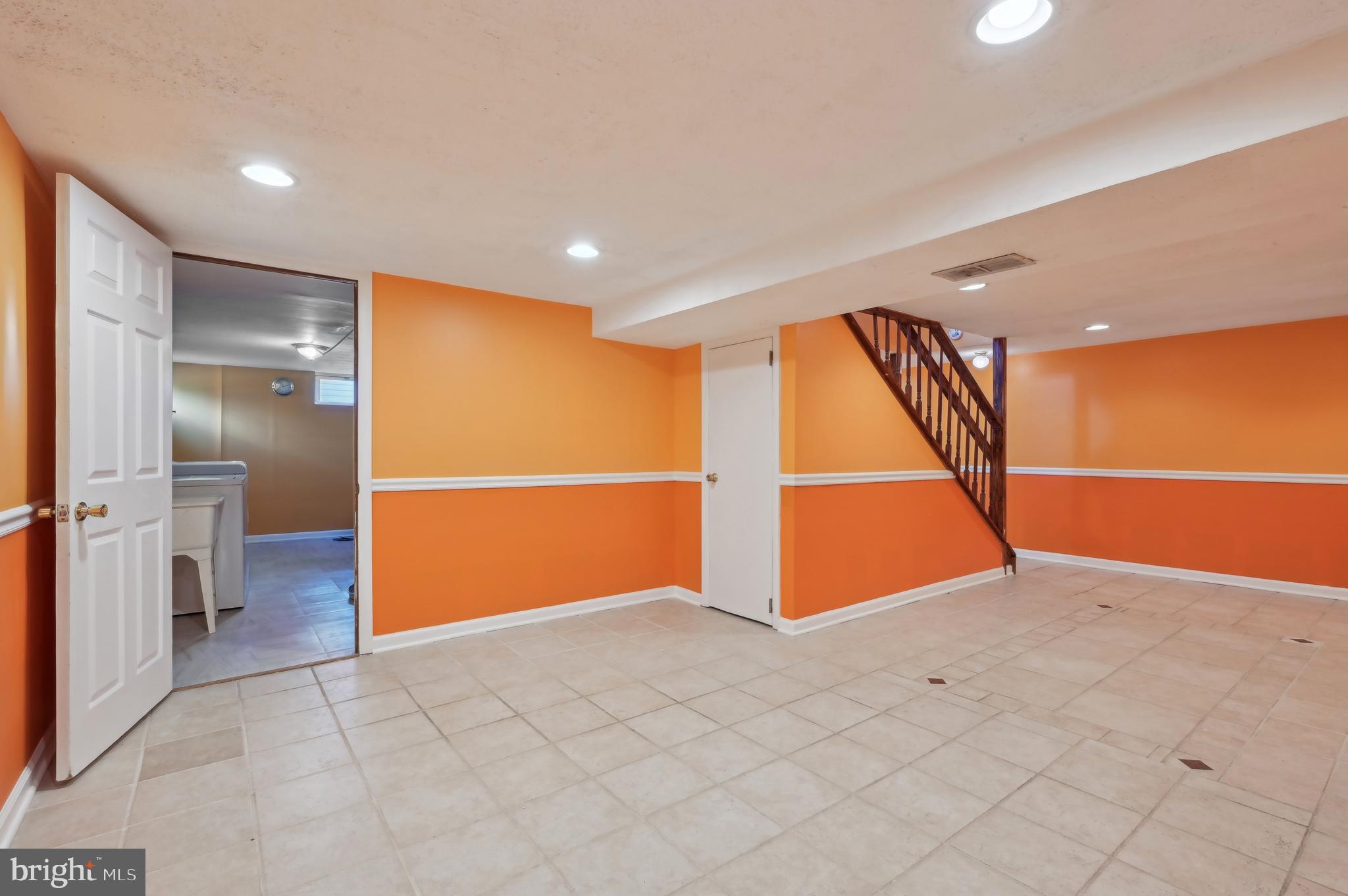 WOODBRIDGE VALLEY - Residential