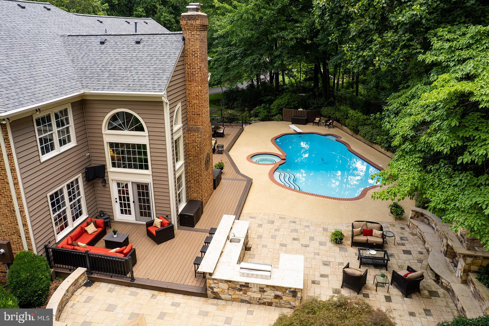 FOX DEN ESTATES - Residential