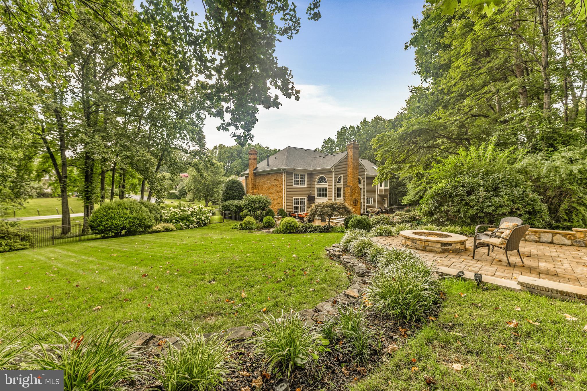 FOX DEN ESTATES - Residential