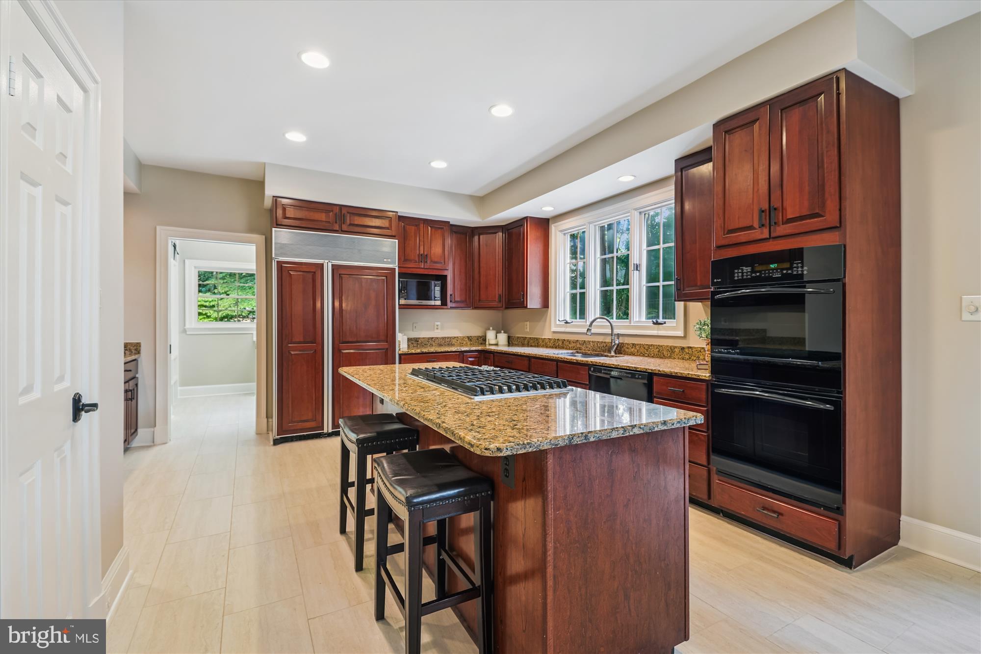 FOX DEN ESTATES - Residential