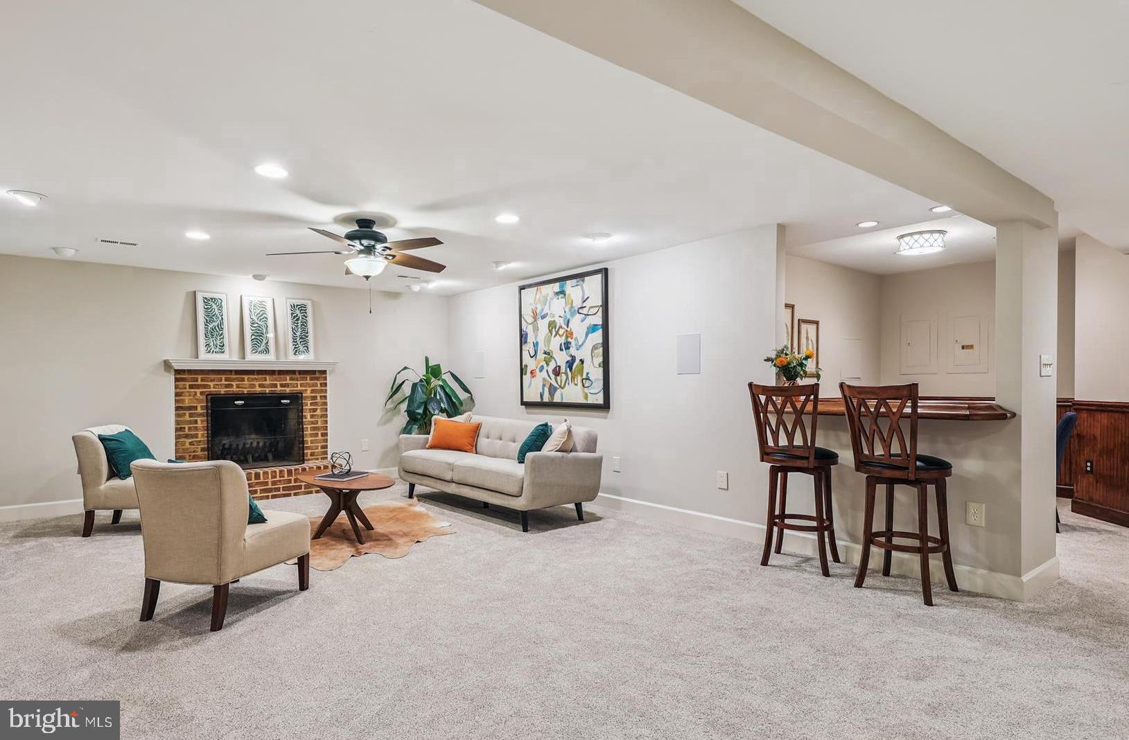 FOX DEN ESTATES - Residential