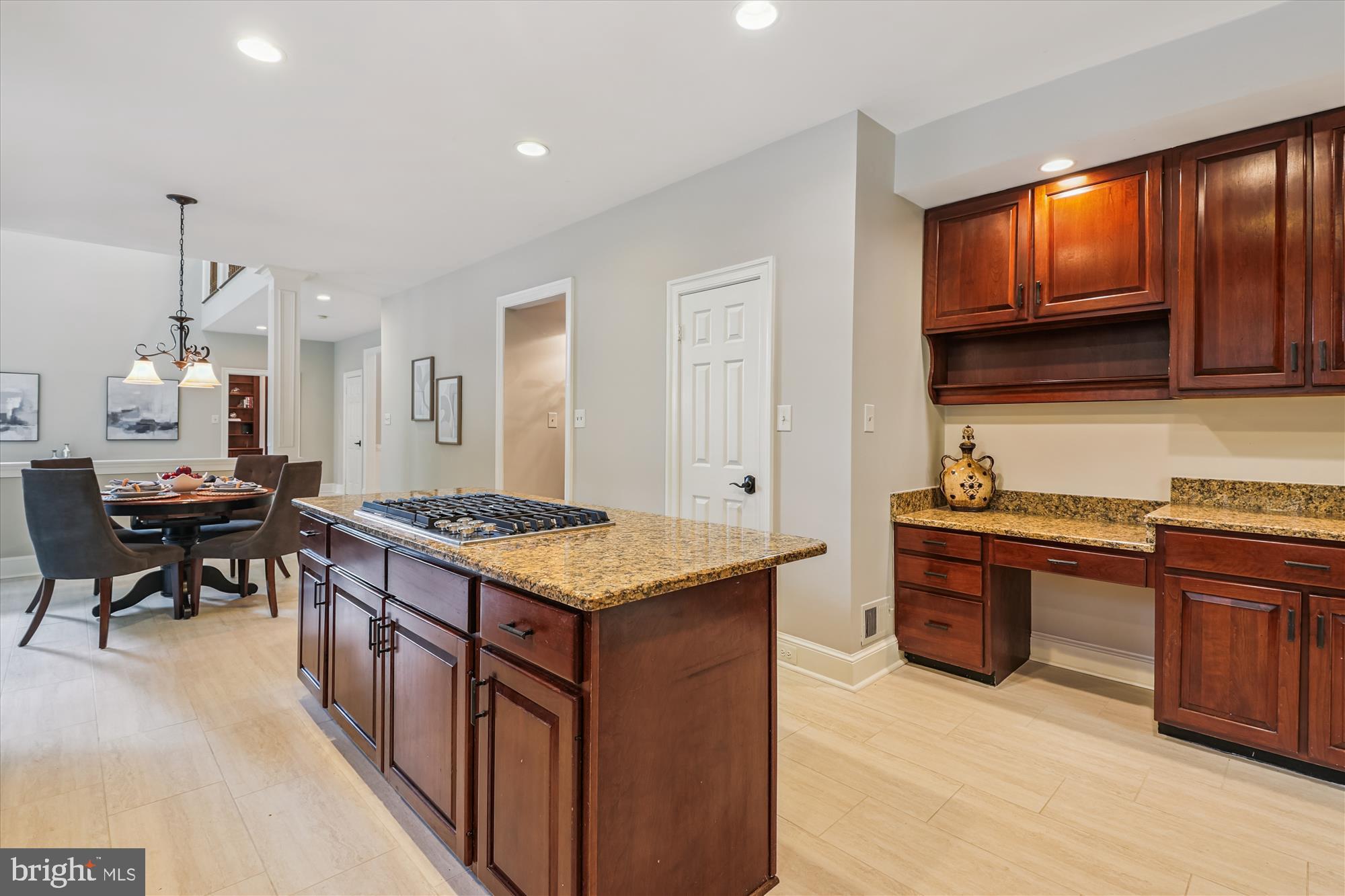 FOX DEN ESTATES - Residential