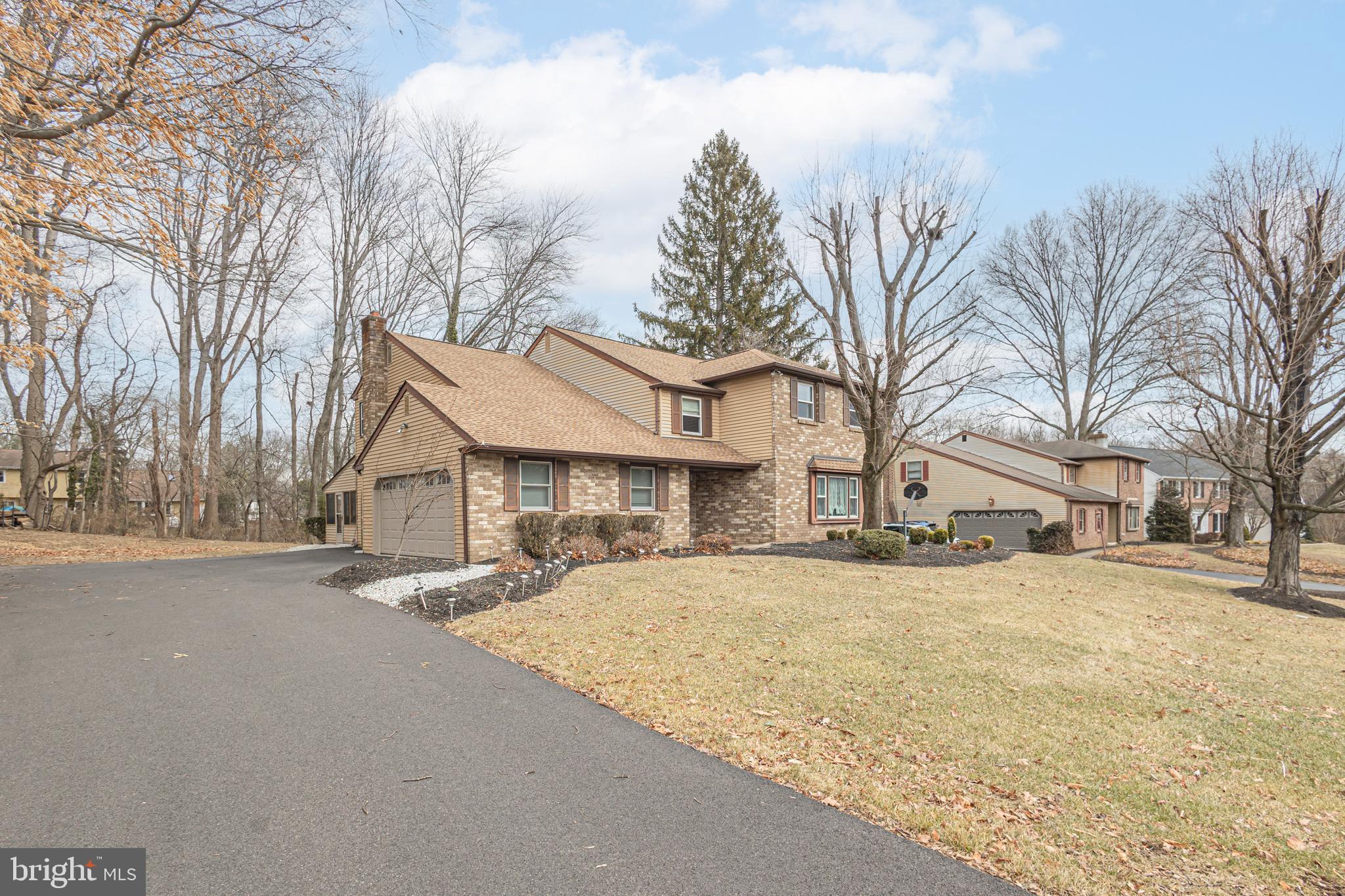 1092 GLEN OAK DRIVE