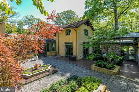 210 Lambert Drive, Princeton, NJ MLS: NJME2077024