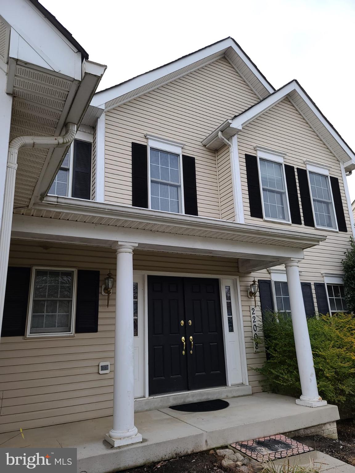 Don’t miss out on renting this beauty. Affordable single family home.
open showing on July 26th,sat from morning 10 to 12.