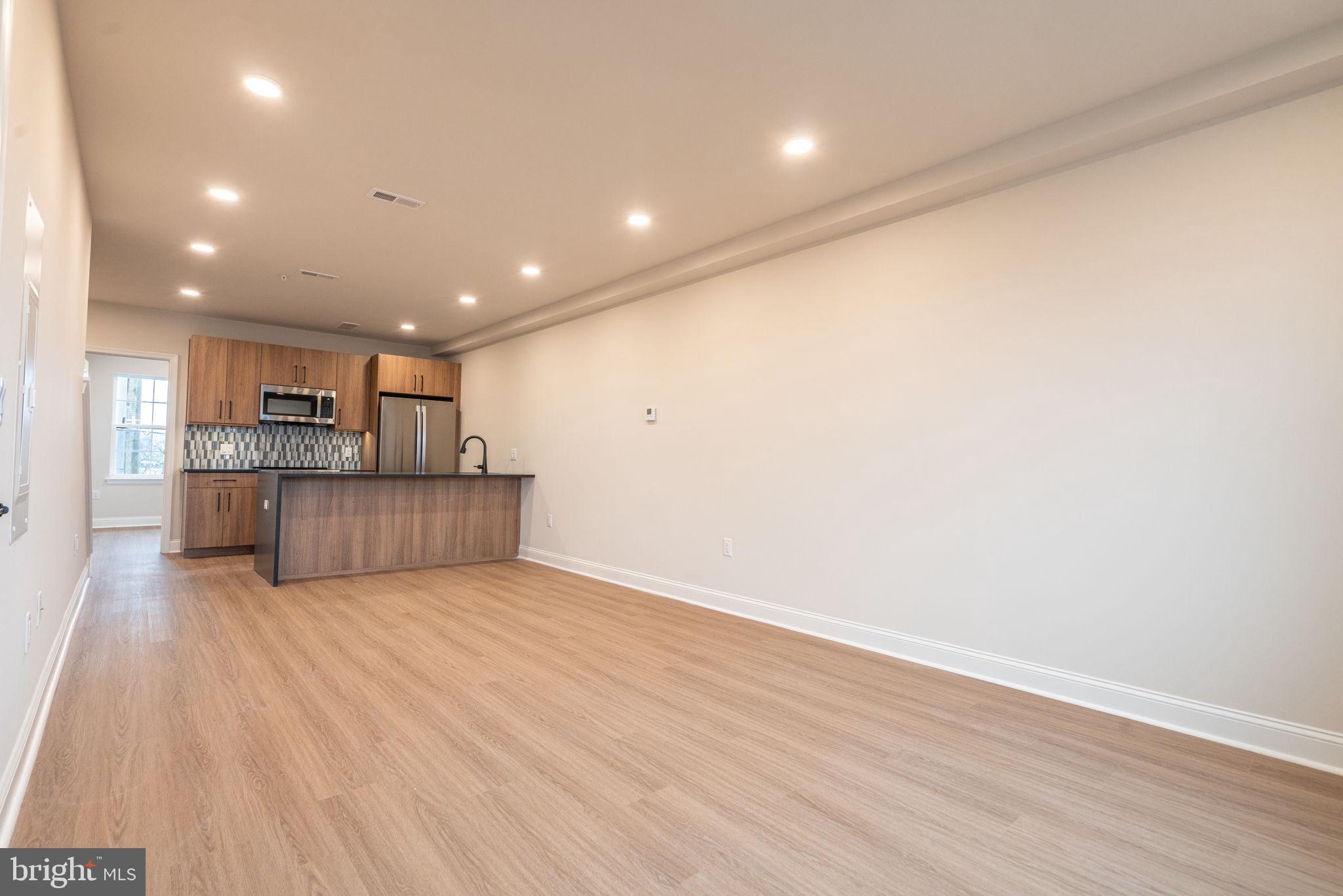 4090 LESLIE LANE A44