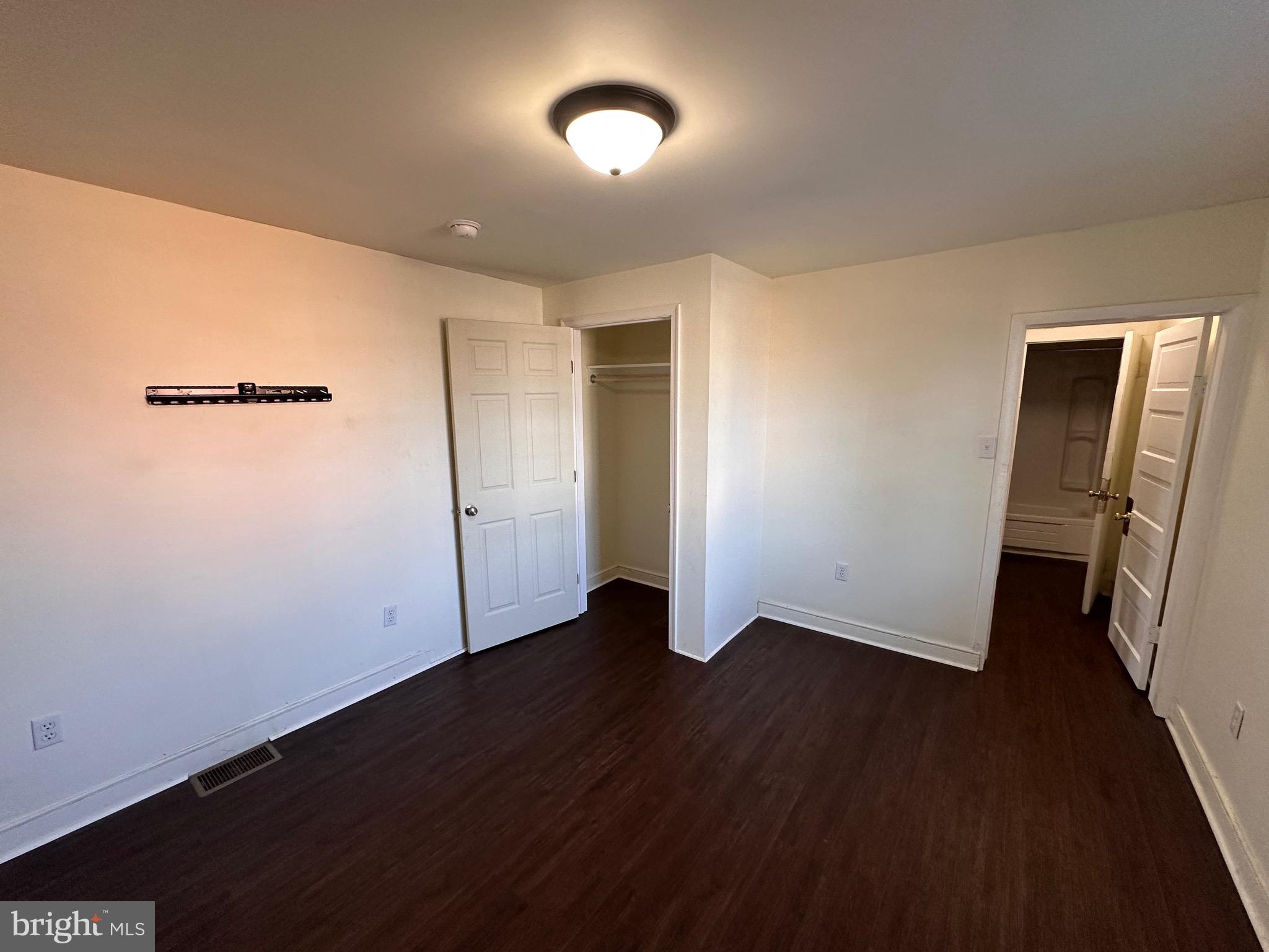 FUNKSTOWN - Residential Income