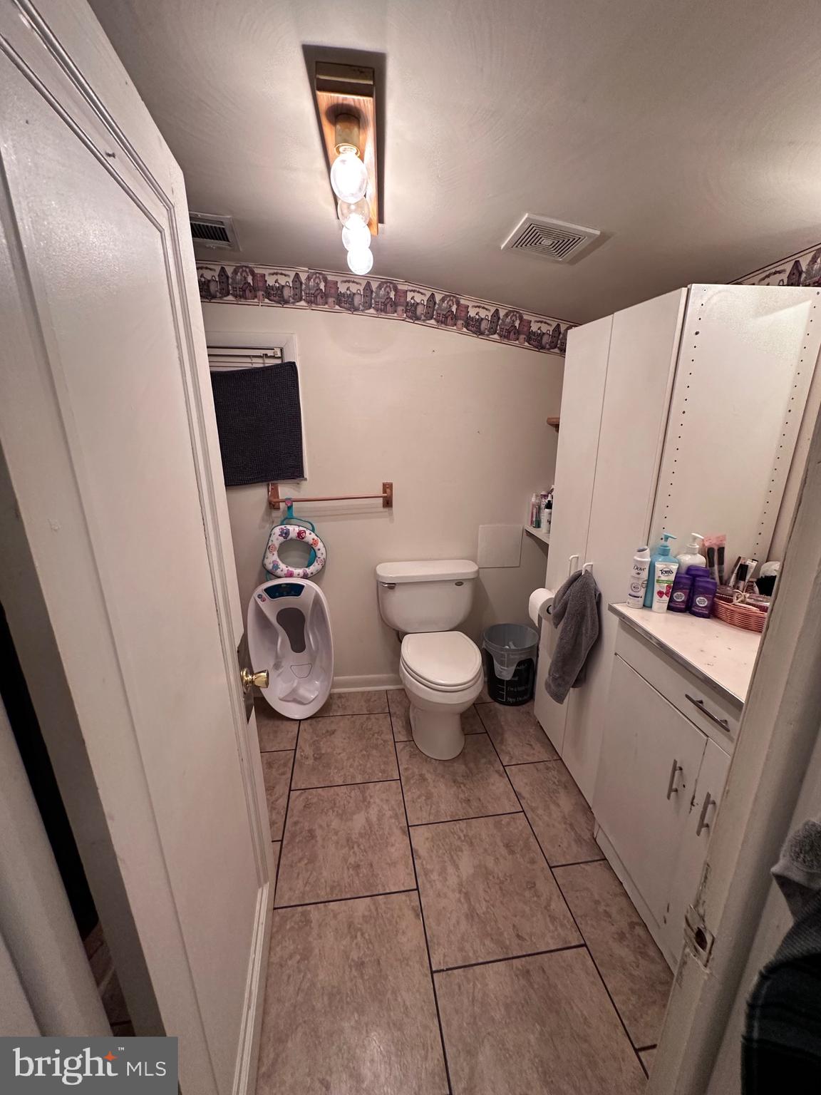 FUNKSTOWN - Residential Income