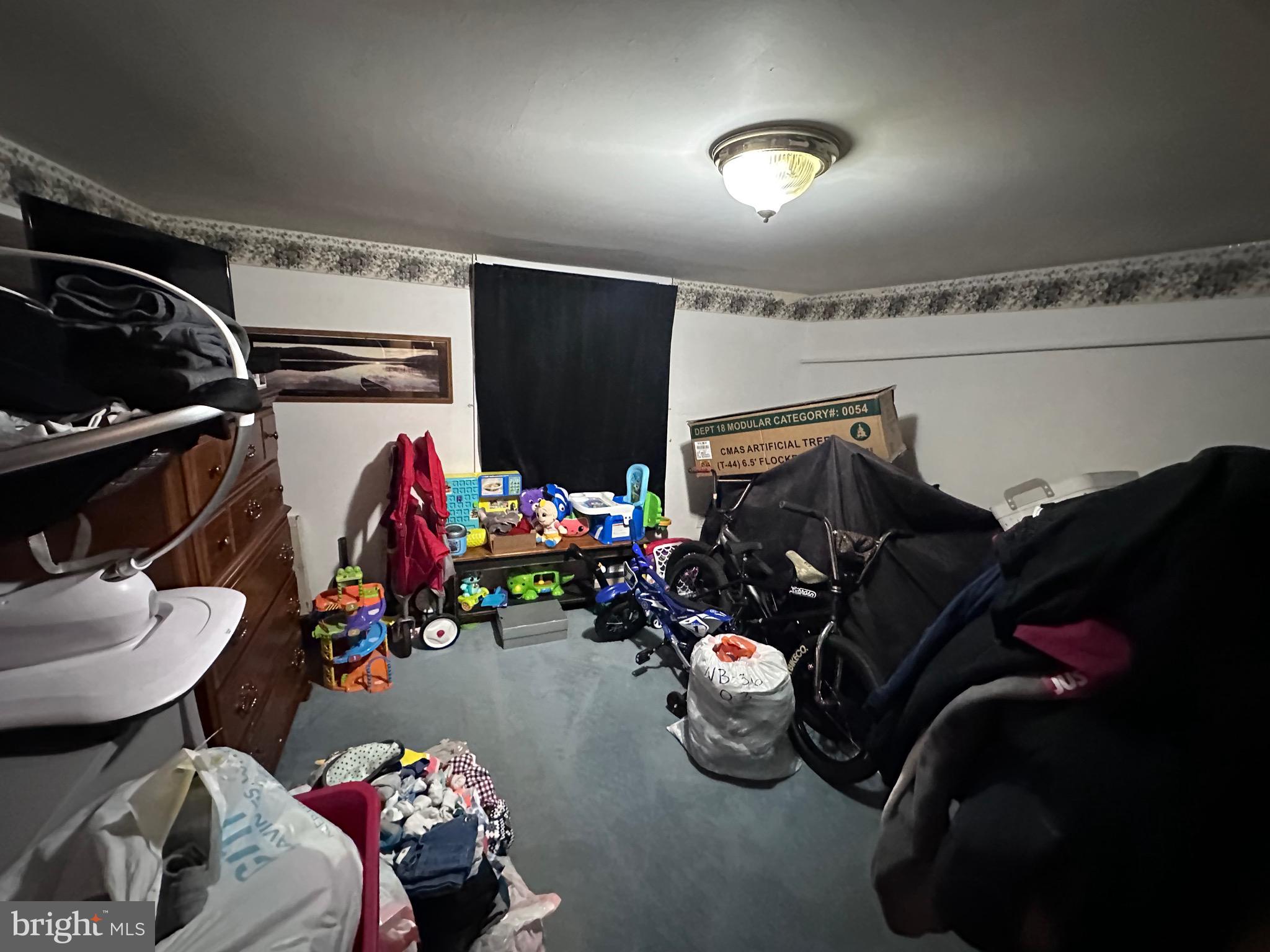 FUNKSTOWN - Residential Income