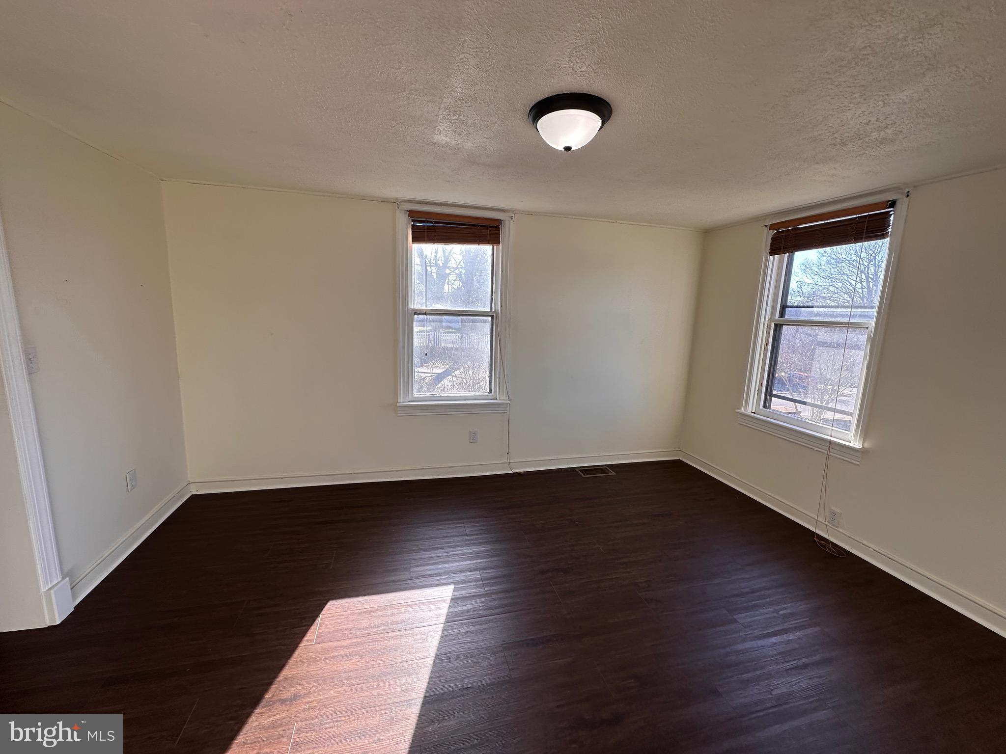 FUNKSTOWN - Residential Income