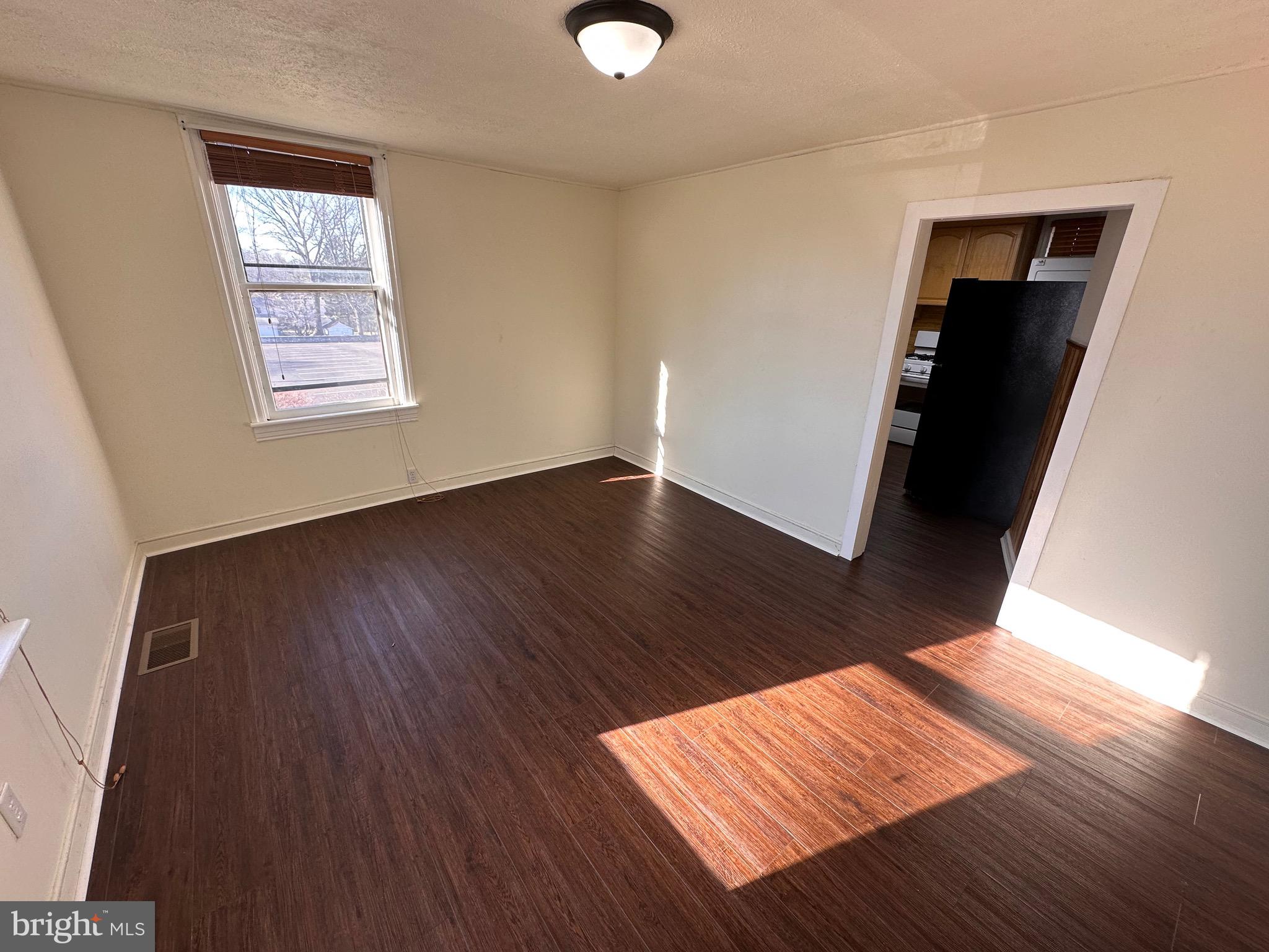 FUNKSTOWN - Residential Income