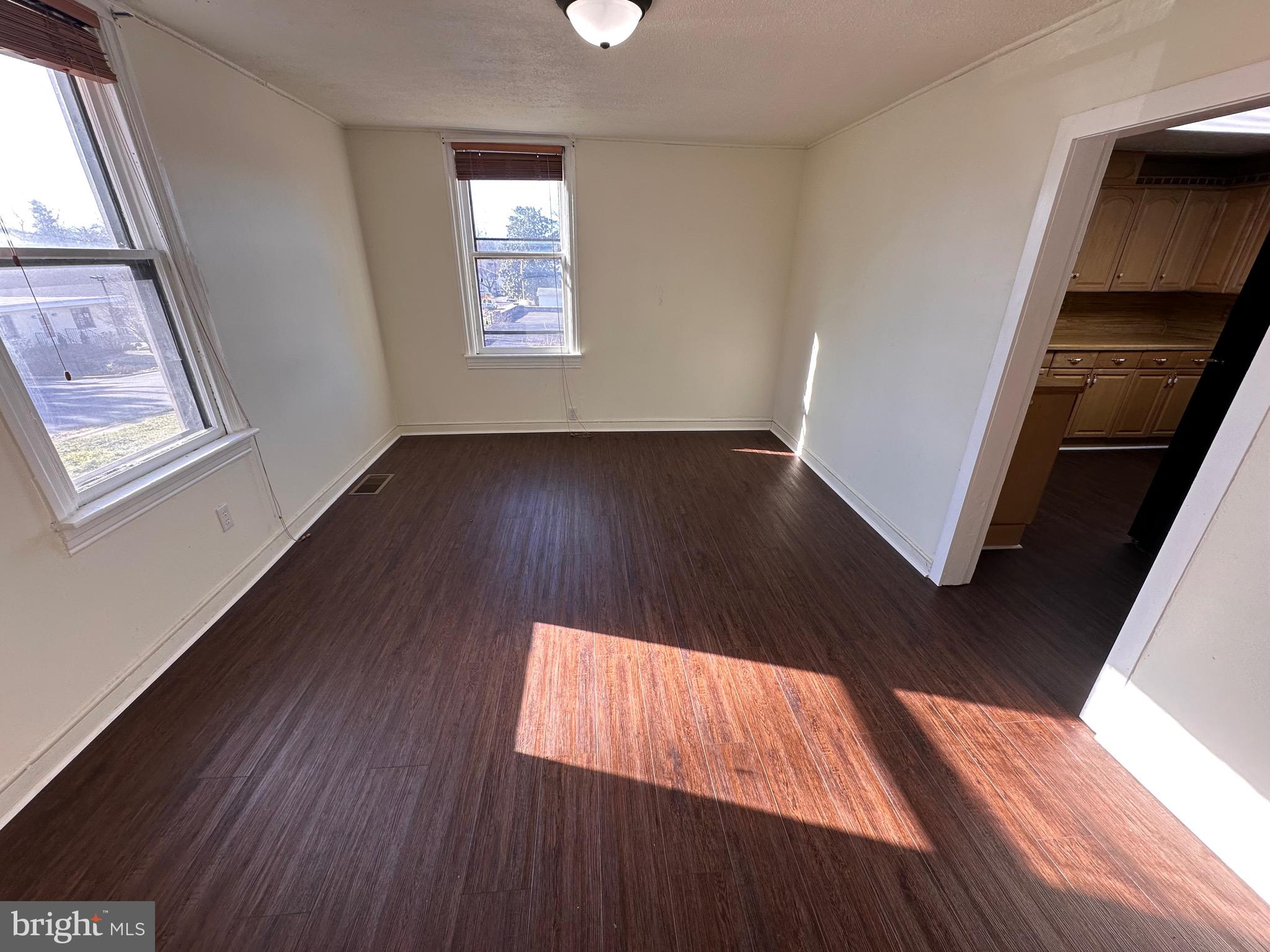 FUNKSTOWN - Residential Income