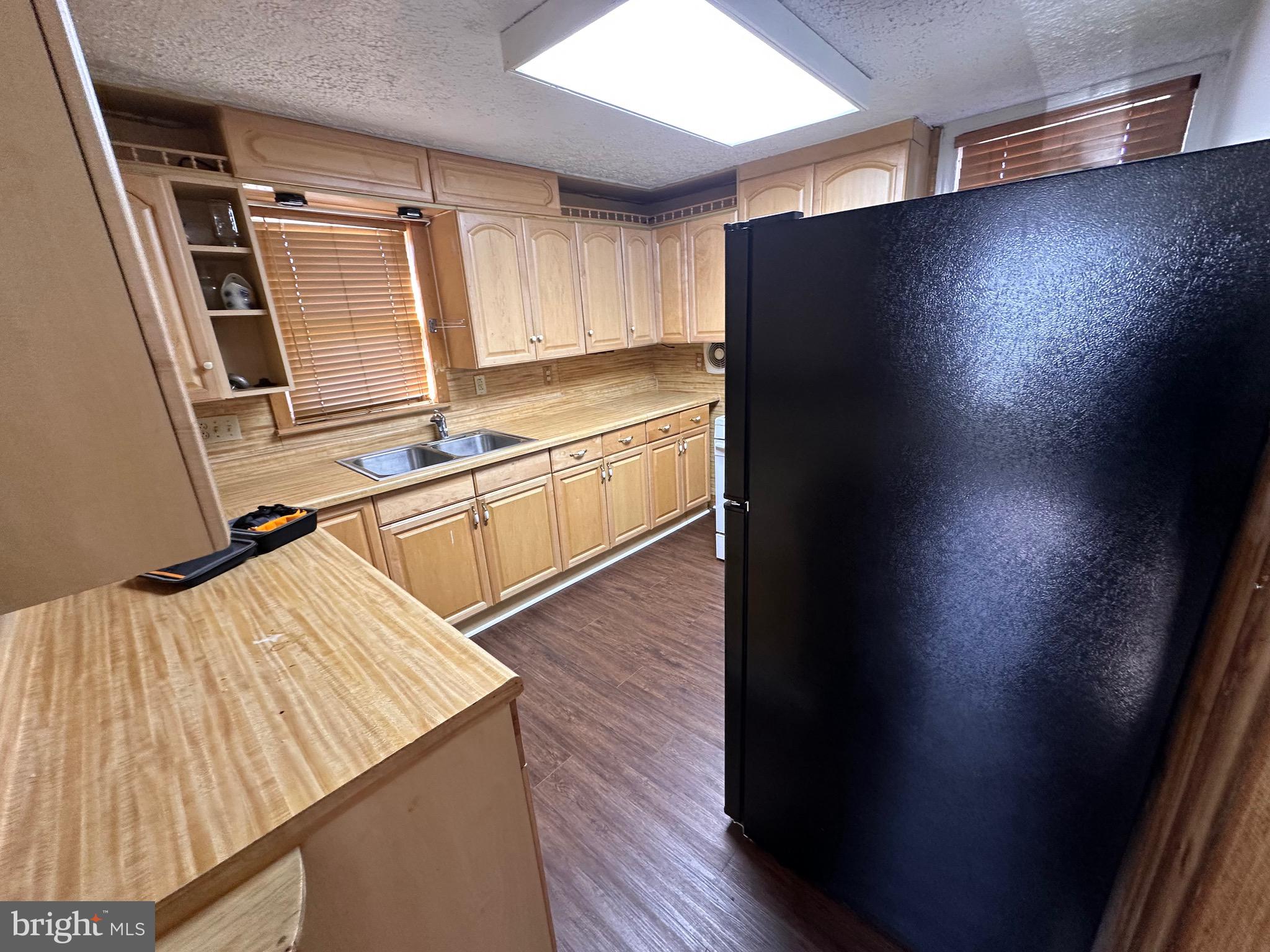 FUNKSTOWN - Residential Income