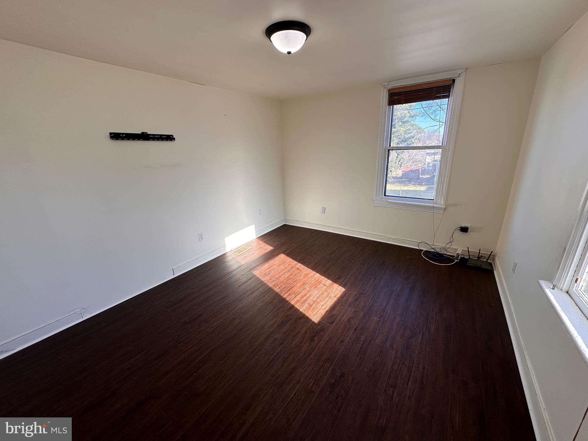 FUNKSTOWN - Residential Income