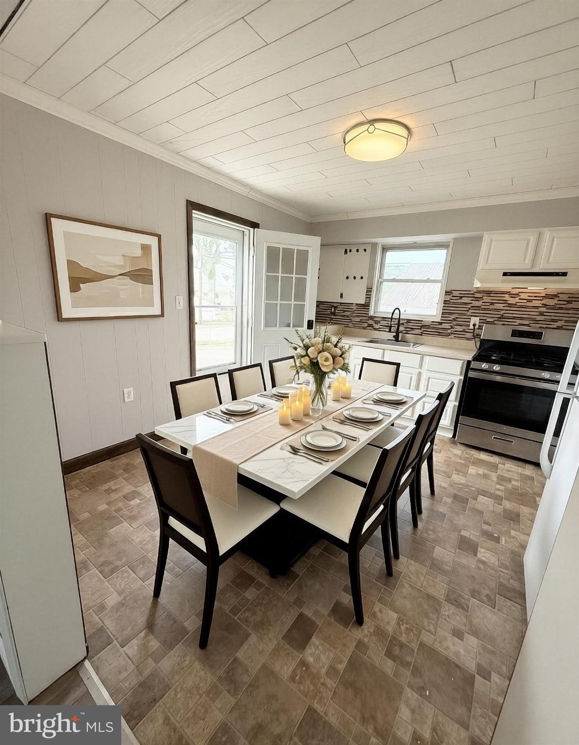 GRAY MANOR - Residential