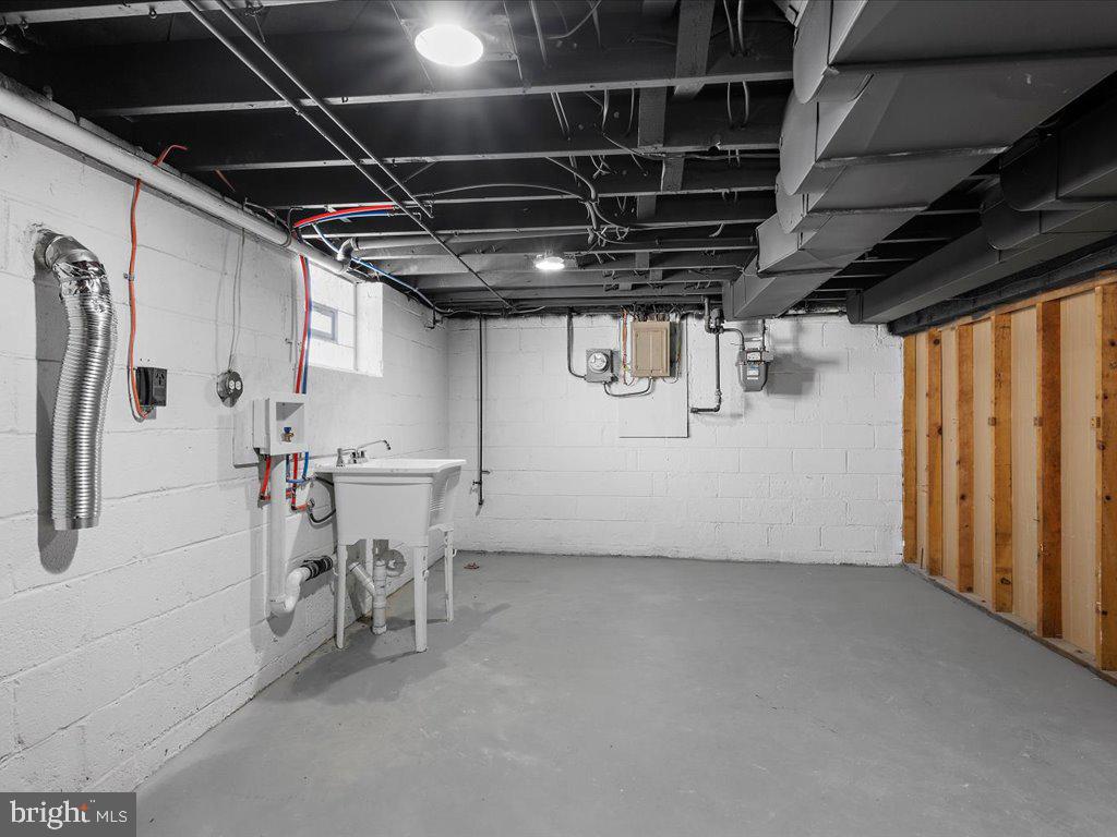 ARBUTUS TERRACE - Residential