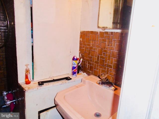 PADGENTS CORNER - Residential