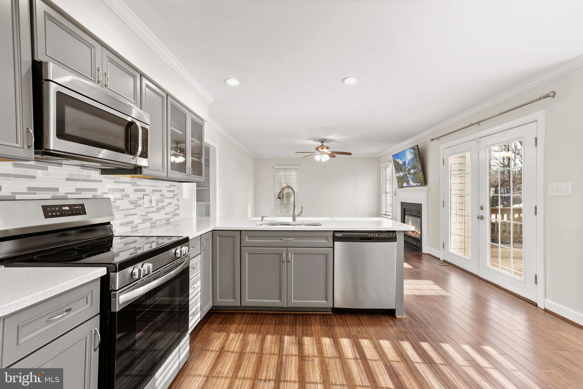 LEAVELLS CROSSING - Residential