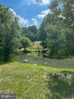 HOOT N HOLLOW - Residential Lease