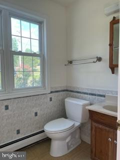 HOOT N HOLLOW - Residential Lease