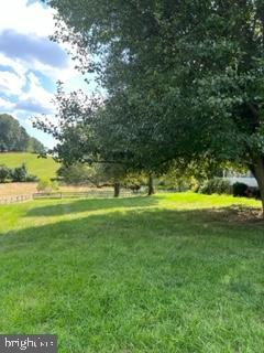 HOOT N HOLLOW - Residential Lease