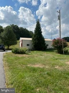 HOOT N HOLLOW - Residential Lease