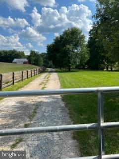 HOOT N HOLLOW - Residential Lease