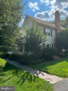 HOOT N HOLLOW - Residential Lease