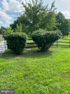 HOOT N HOLLOW - Residential Lease