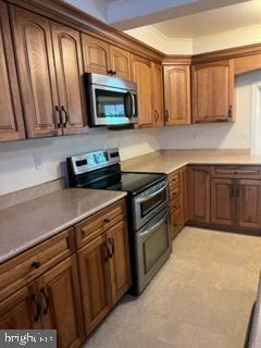 HOOT N HOLLOW - Residential Lease